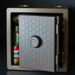 Hidden Storage Clock: Securing Valuables Discreetly